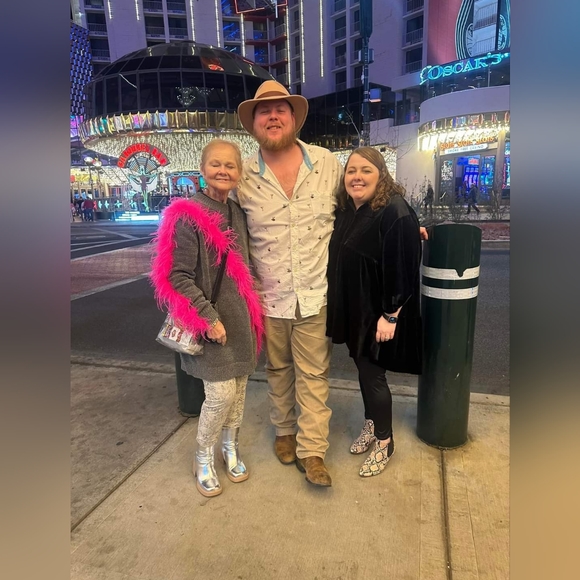 Bertha. Show some L❤️VE  silent show TODAY MONDAY 10/25 1037 am eastern - Picture 9 of 16